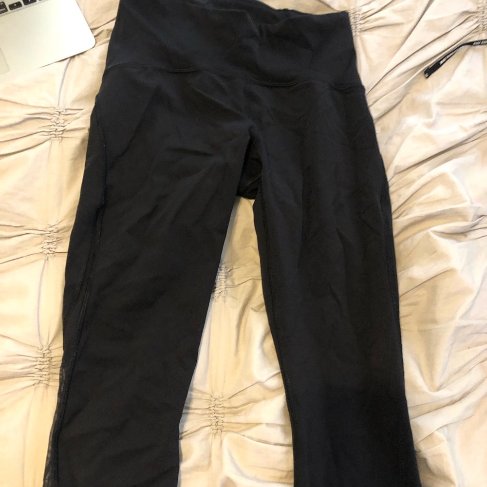 lululemon train times 21’ black cropped legging